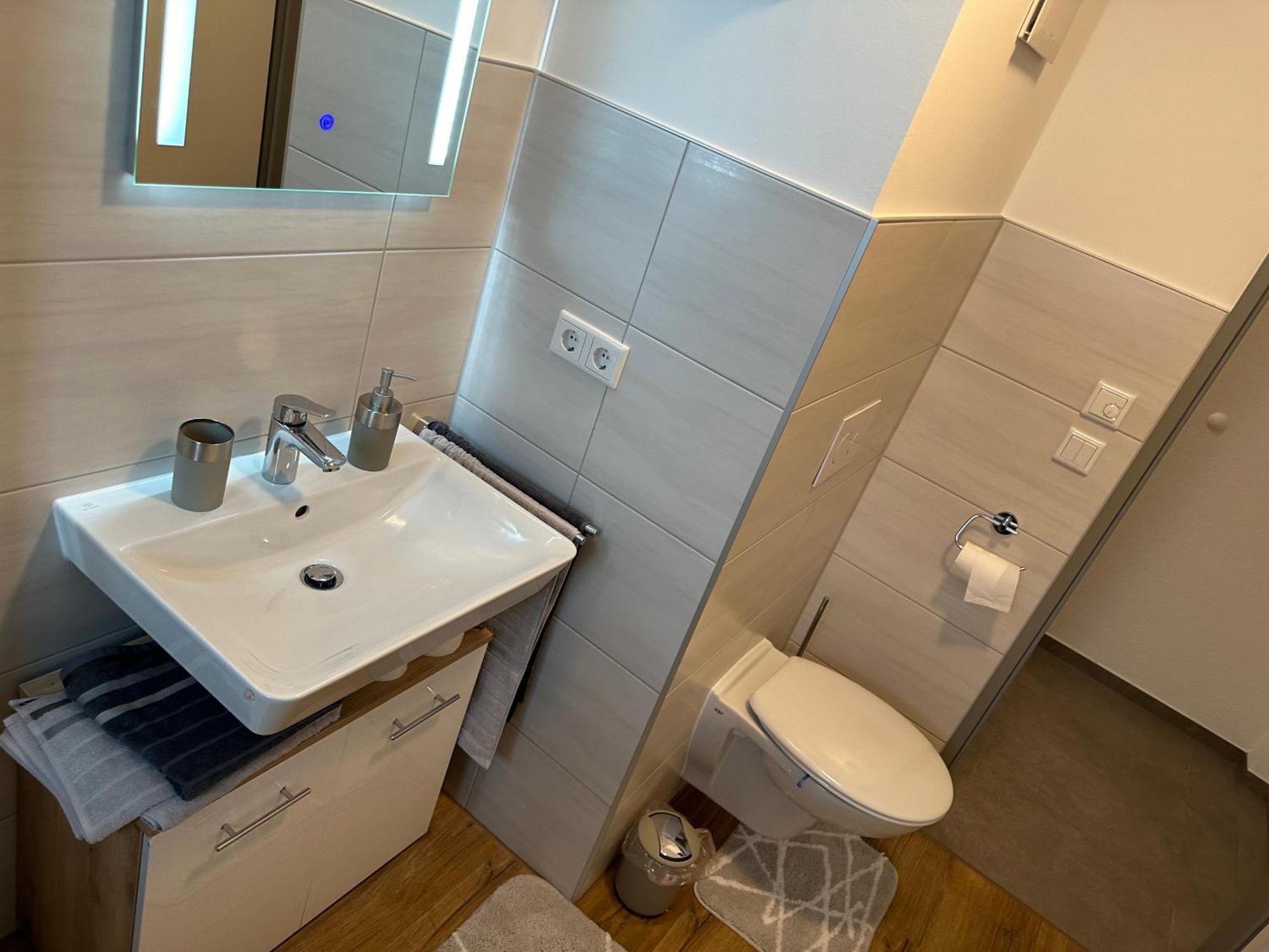Modernes Apartment In Guter Lage إنغولشتات المظهر الخارجي الصورة